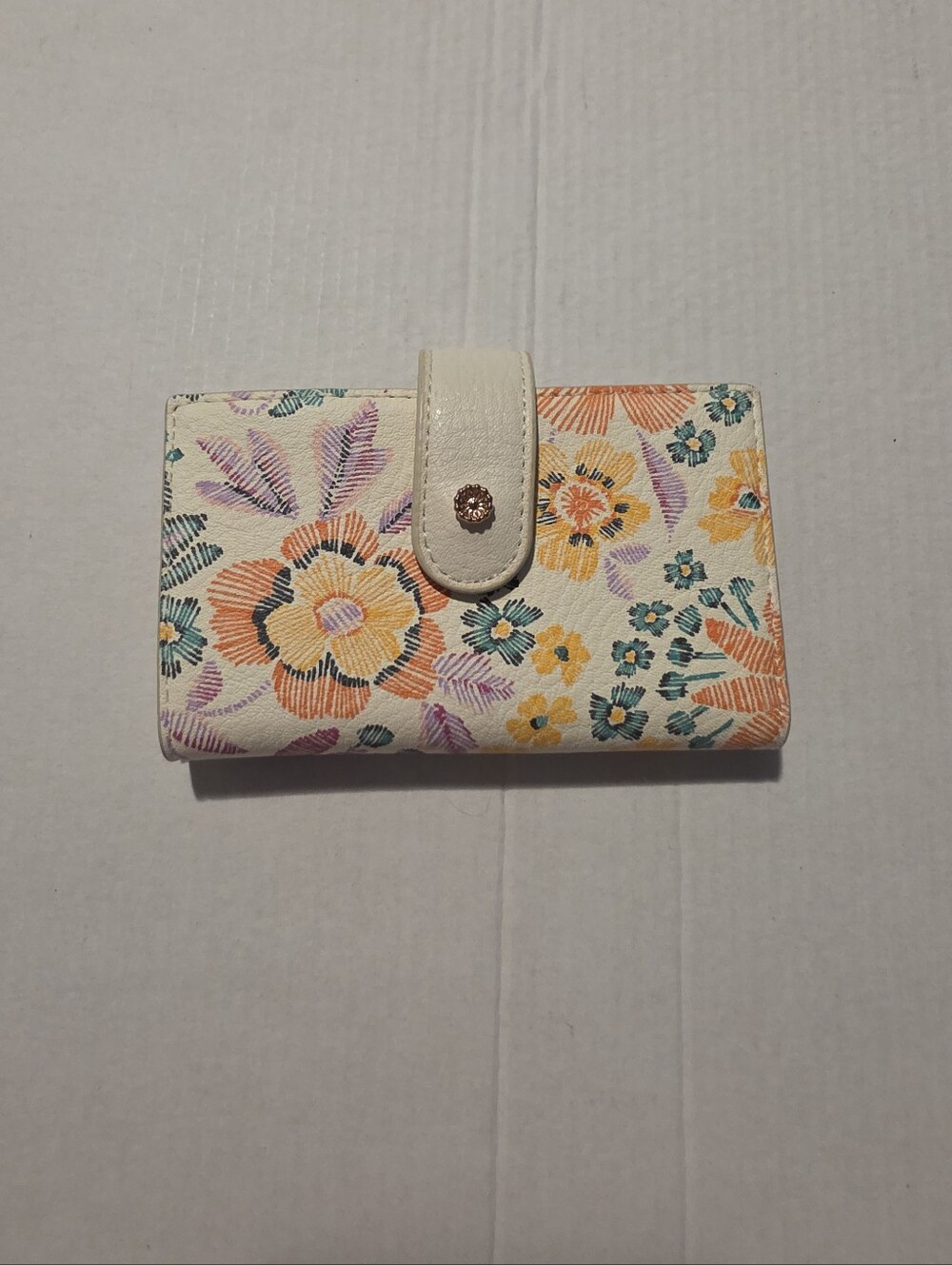 LC Lauren Conrad Cream Floral Card Wallet